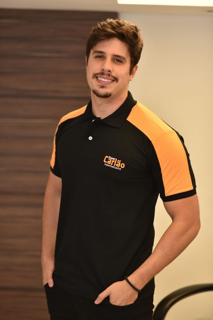 linha de uniforme college