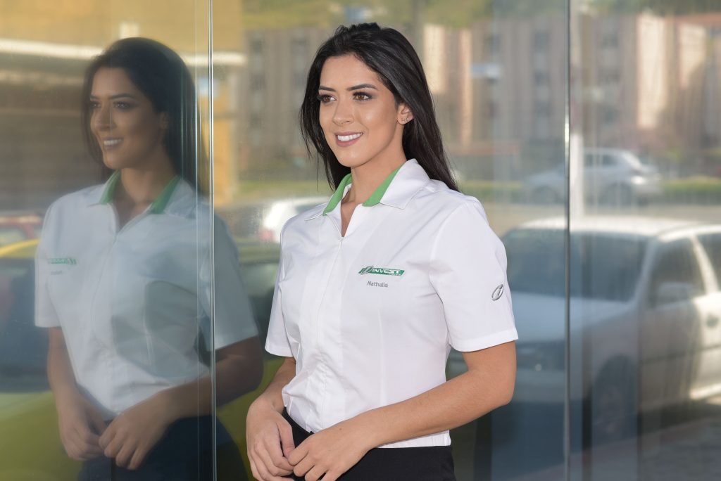 Uniformes femininos 2023